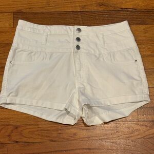 Refuge Women’s High-Rise White Cotton Blend Shorts with Triple-Button Front 10